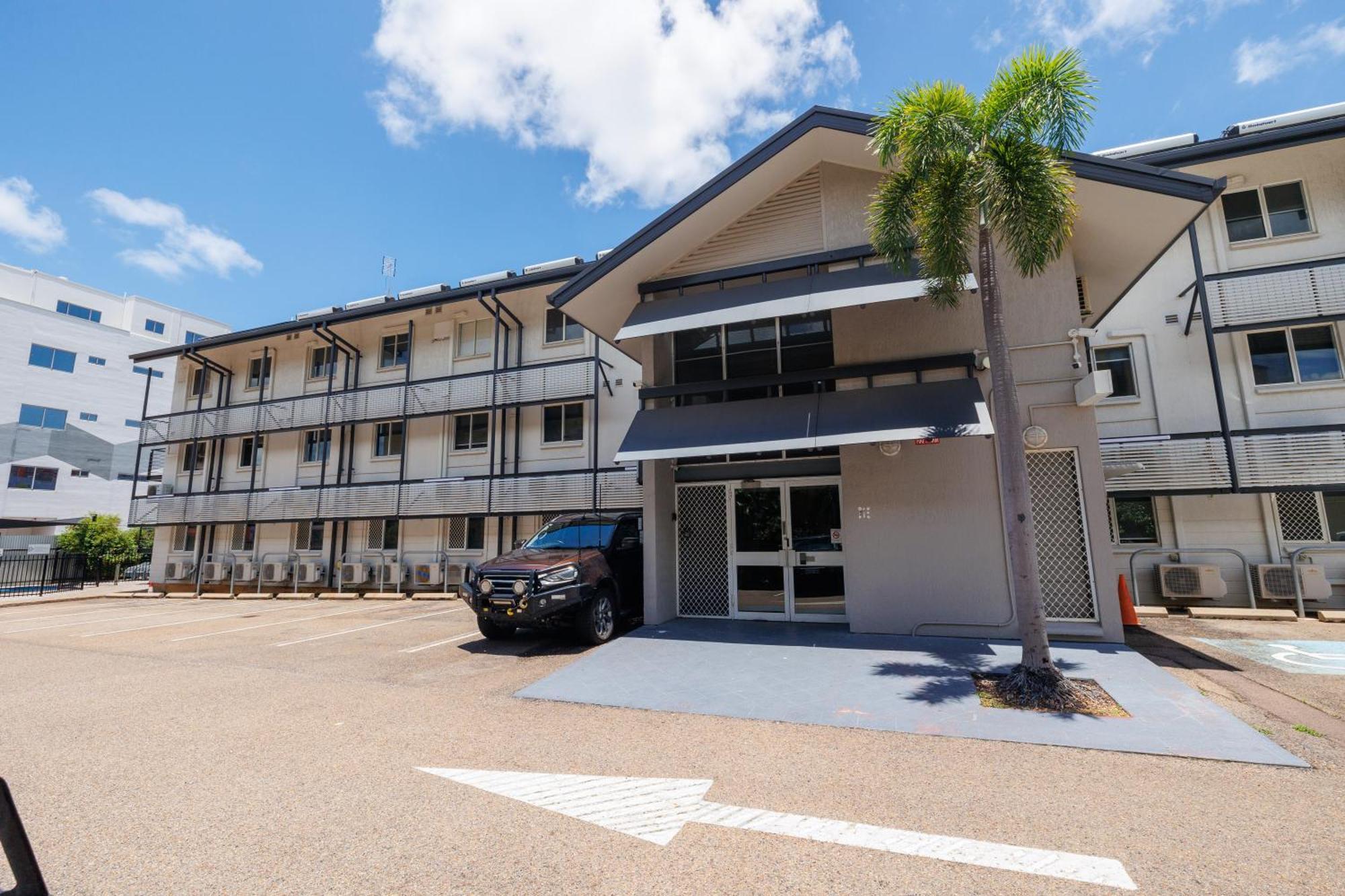 Dch On Mitchell Hotel Darwin Buitenkant foto